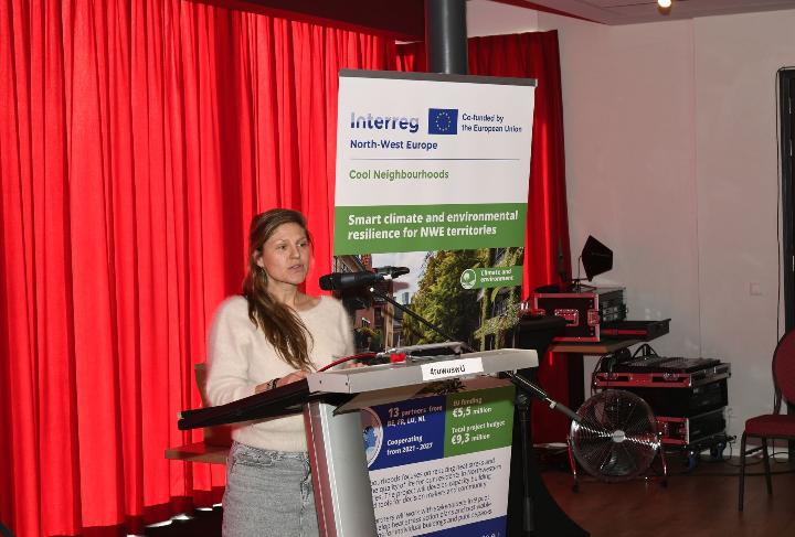 Image: Eva Gheselle from GreenDense presenting at the Cool Neighbourhoods Mid-Term event.